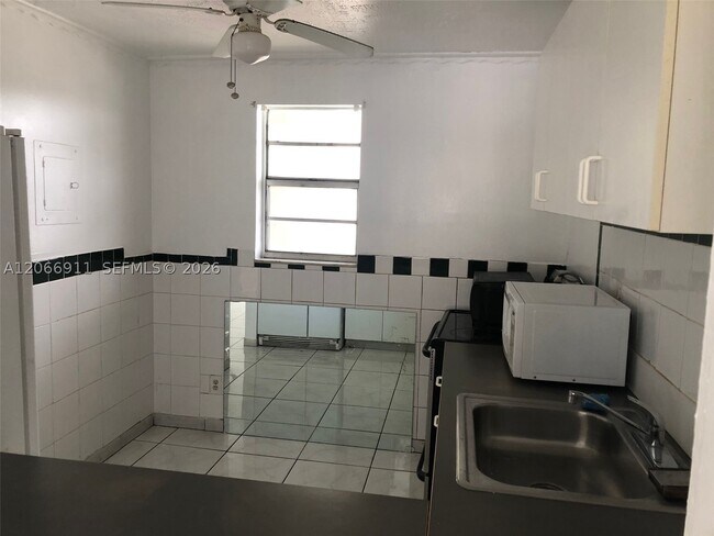 Foto del edificio - 220 SW 9th St