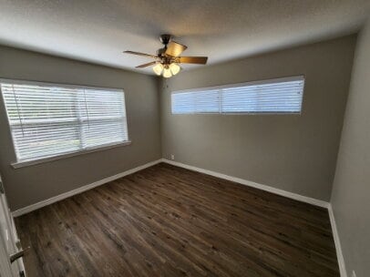 Primary Photo - Wow! La Vernia Property!!