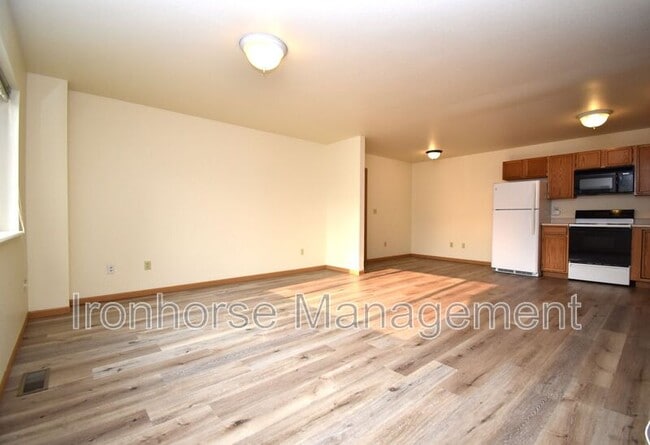 Building Photo - 2491 Wheeler Dr