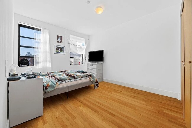 Foto del edificio - 193 E 4th St