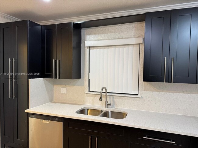 Foto del edificio - 470 NE 127th St