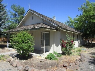 Building Photo - 799-799 1/2 SE 2nd St