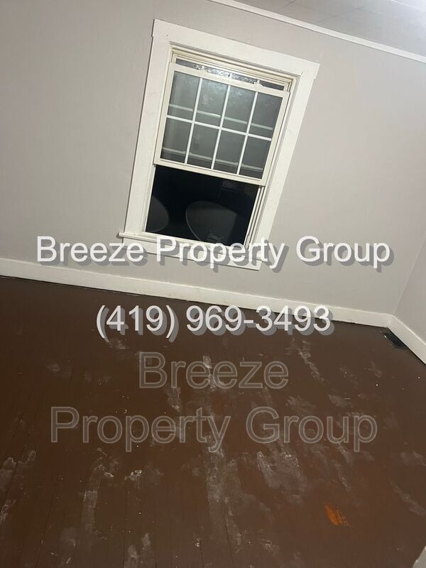 Building Photo - 503 E Vine St