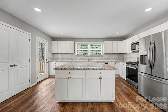 Foto del edificio - 931 E Front St