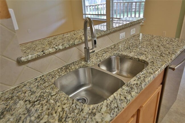 Building Photo - BEAUTIFUL 3 BEDROOMS / 2 BATH HOME IN SETTLERS CROSSING