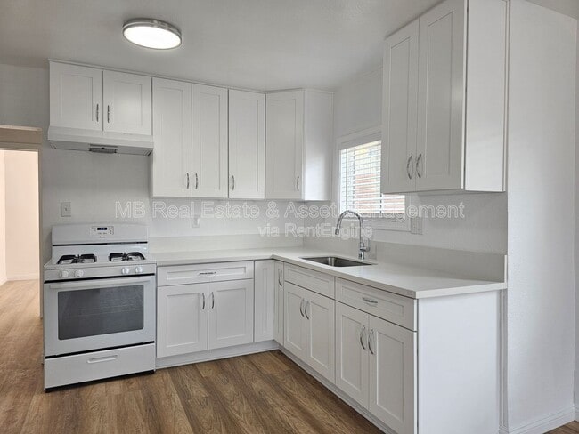 Foto del edificio - 4754 W 163rd St