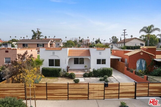 Building Photo - 1442 Ridgeley Dr