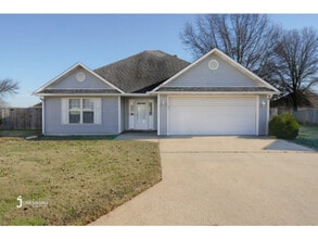 Building Photo - 4624 Jeri Cove