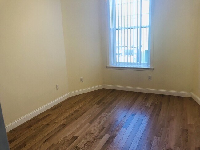 Foto del edificio - 308 Moody St