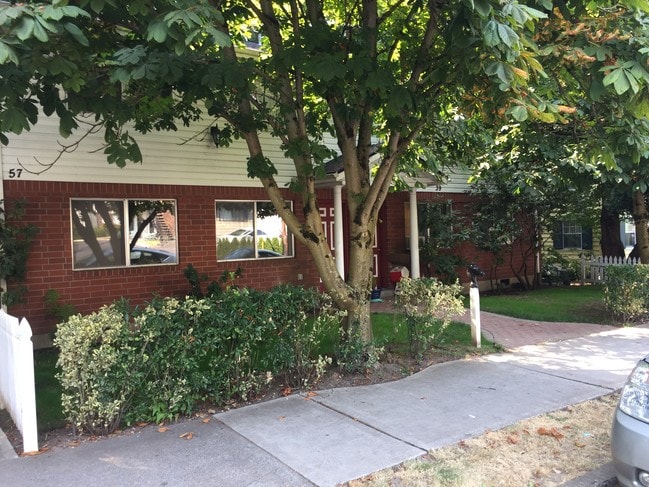 Building Photo - 49 SE 60th Ave