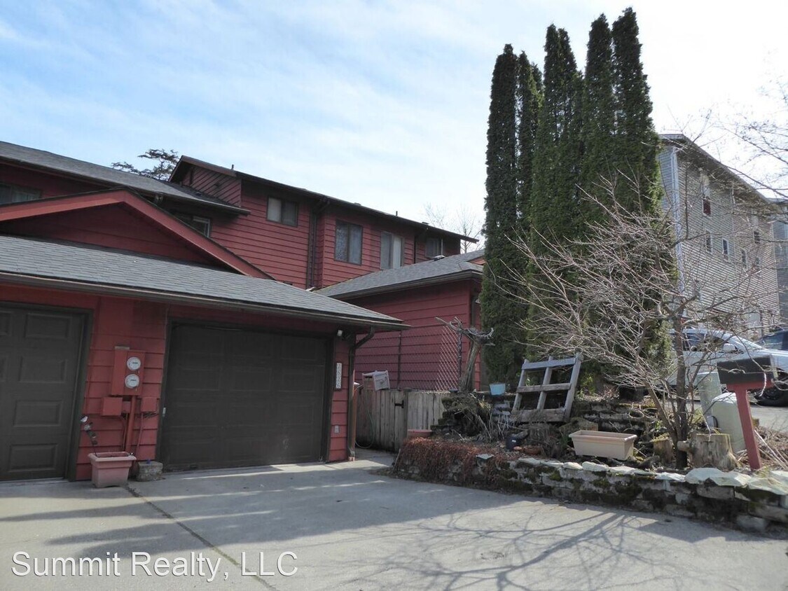 3 br, 2 bath House 2626 John St House Rental in Juneau, AK