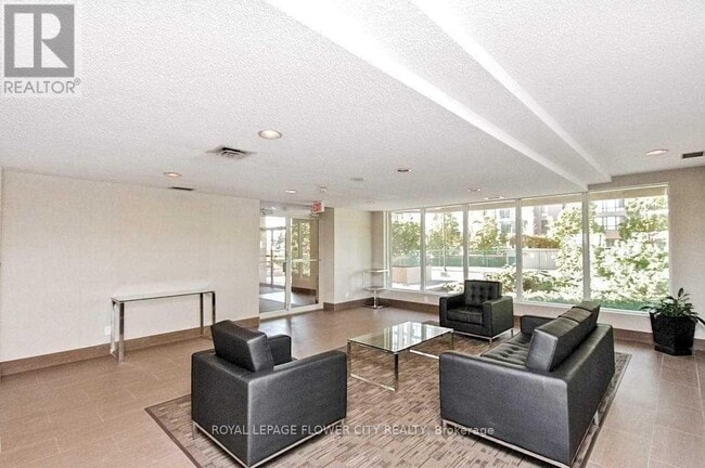 Photo du bâtiment - 115 Hillcrest Ave