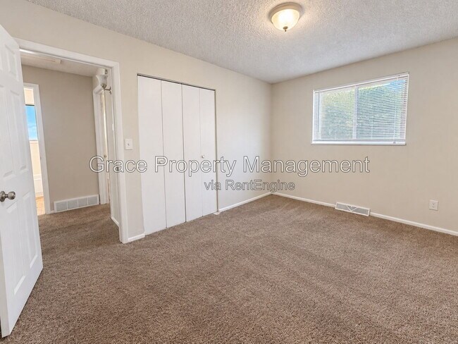 Foto del edificio - 6630 Knox Ct