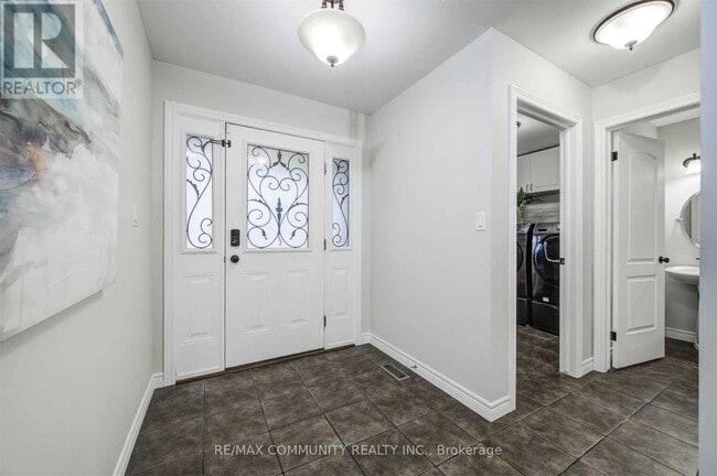 Building Photo - 626 Spitfire St