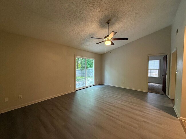 Foto del edificio - 2 bedroom, 2 bathroom