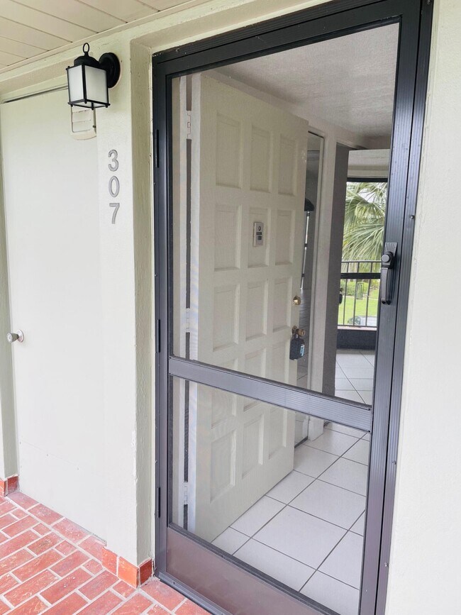 Foto del edificio - 4080 Tivoli Ct