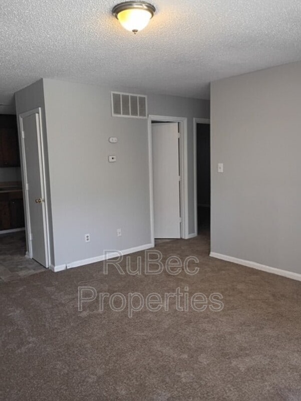 Building Photo - 458 S Weldon St