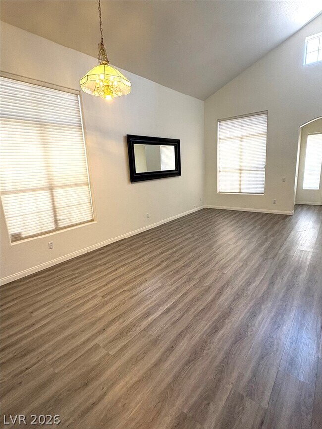 Foto del edificio - 8504 Crest Hill