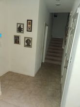 Building Photo - 2215 S Vista St