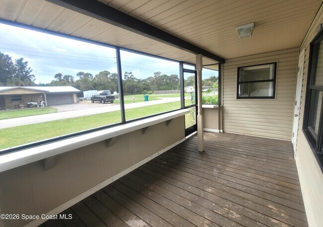 Building Photo - 1048 Hazelwood Dr