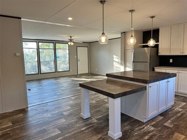 Foto del edificio - 199 Harmony Wood Ln