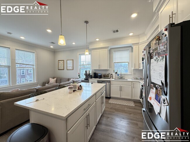 Building Photo - 134 Franklin St