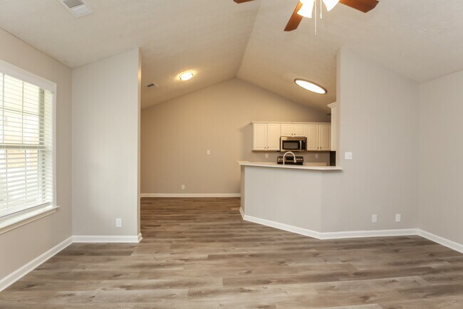 Foto del edificio - 173 Williamsburg Way