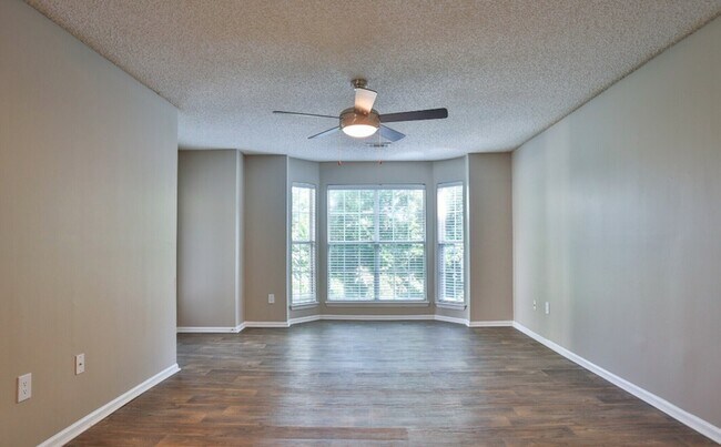 Foto del edificio - 211 Caledon Ct