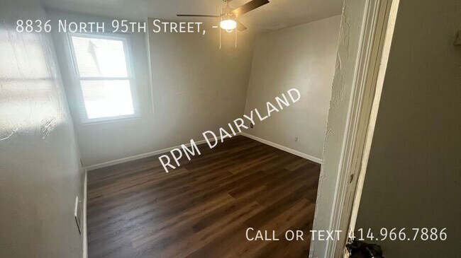 Building Photo - 8836 N 95th St