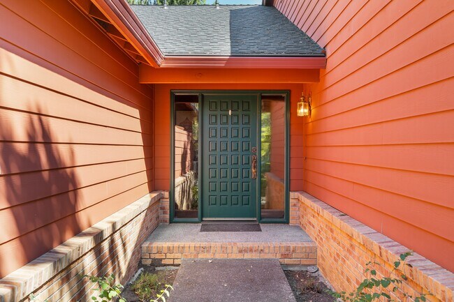 Building Photo - 1024 Tamara Cir