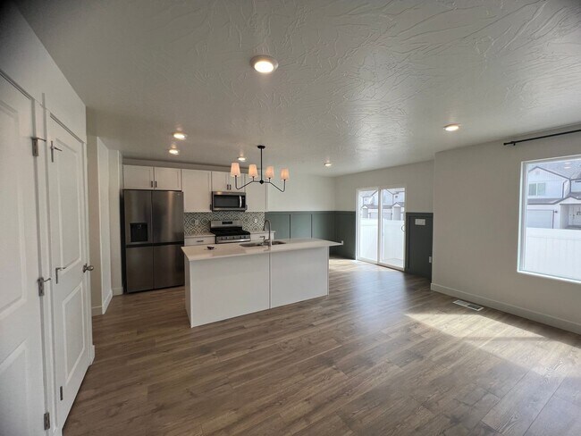 Building Photo - Available Now! Old Sorrel Townhome