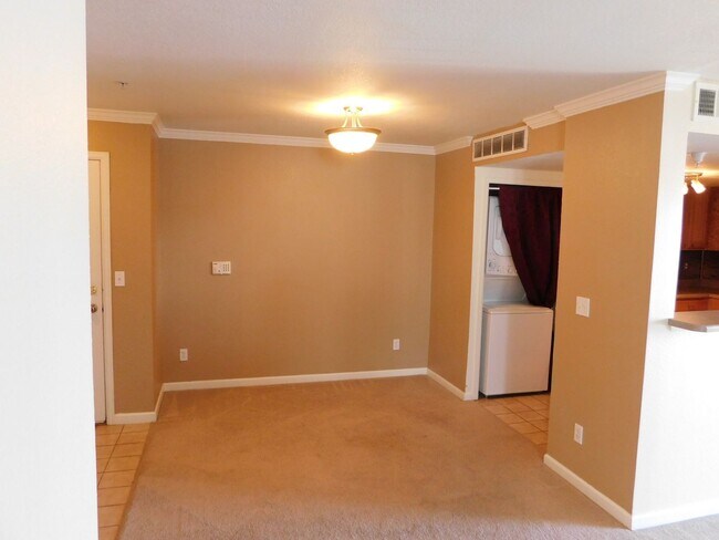 Foto del edificio - 3 Bed | 2 Bath | 1,264 sq ft | Littleton, CO  **Available Mid August**