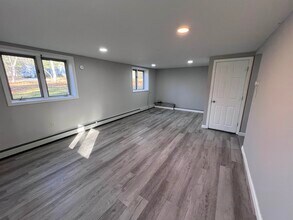 Building Photo - 32 Forest Rd