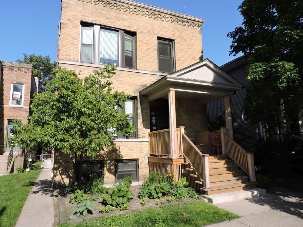 Primary Photo - 4521 N Claremont Ave