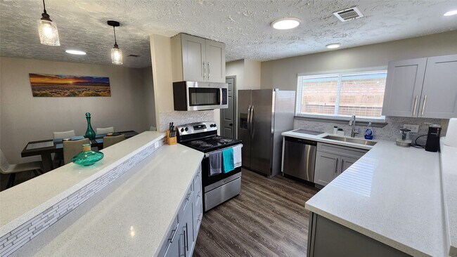 Foto del edificio - 9735 Stonemont Rd