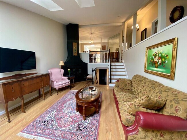 Foto del edificio - 9 Shadow Brook Ln