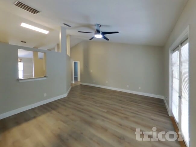 Building Photo - 84092 St James Ct