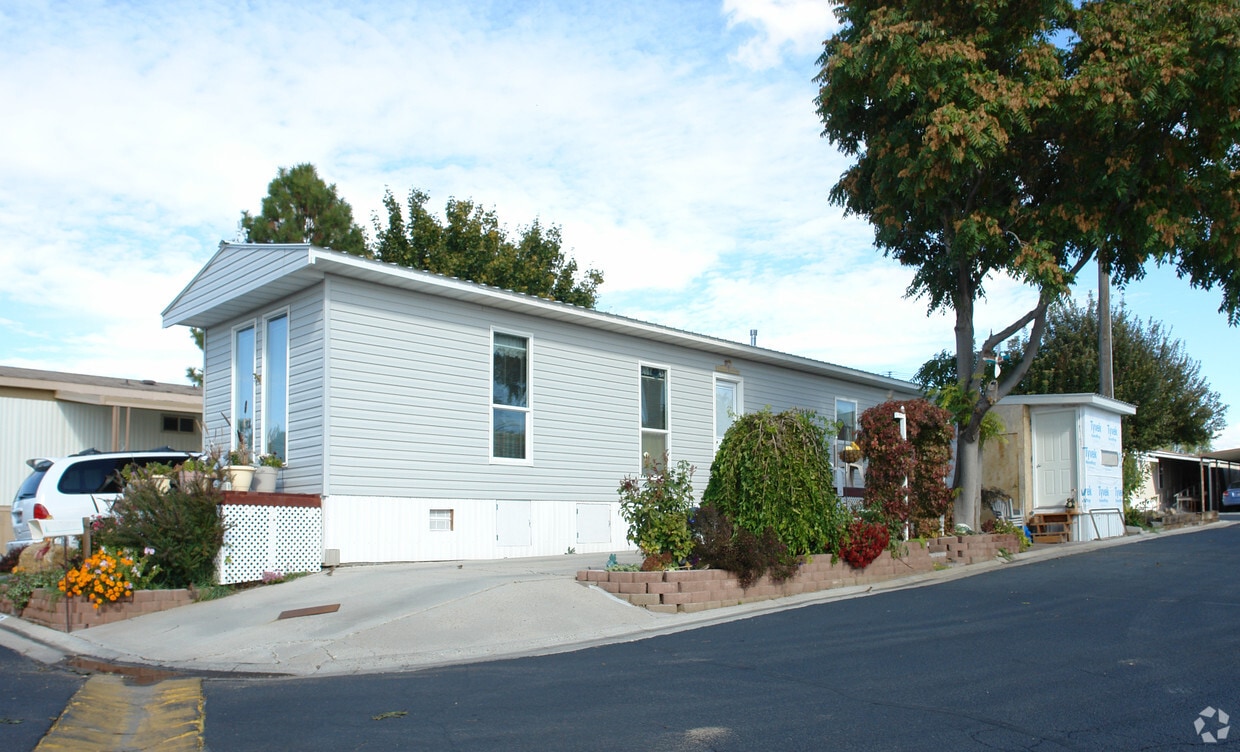 Primary Photo - West Pine Manor