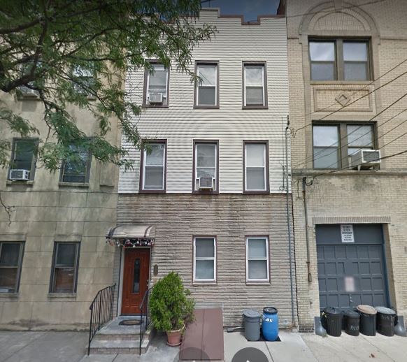 Building Photo - 418 2nd St