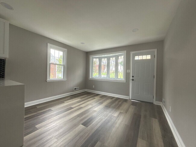 Foto del edificio - Five-Bedroom Home in Nottingham
