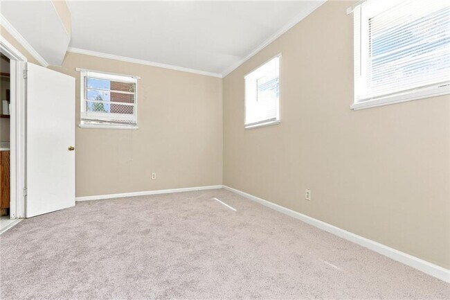 Building Photo - 2909 Briarwood Blvd