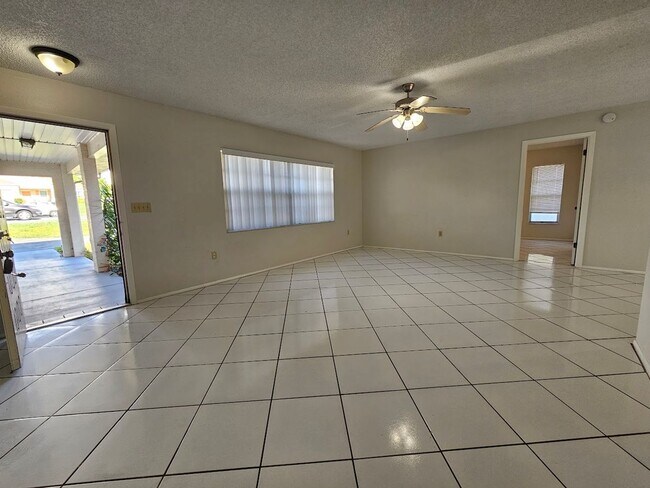 Building Photo - 3/2/1 Home for rent in Spring Hill 34609
