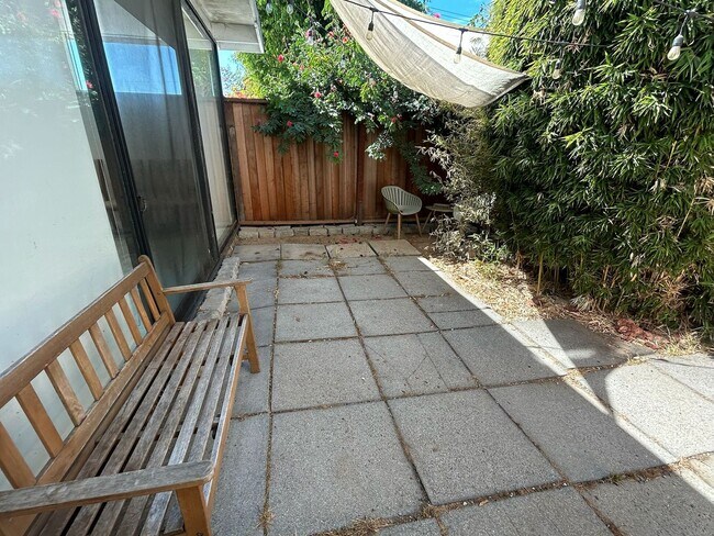 Foto del interior - 10567 National Blvd. Apts.