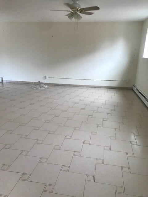 Foto del edificio - 7550 Furmanville Ave