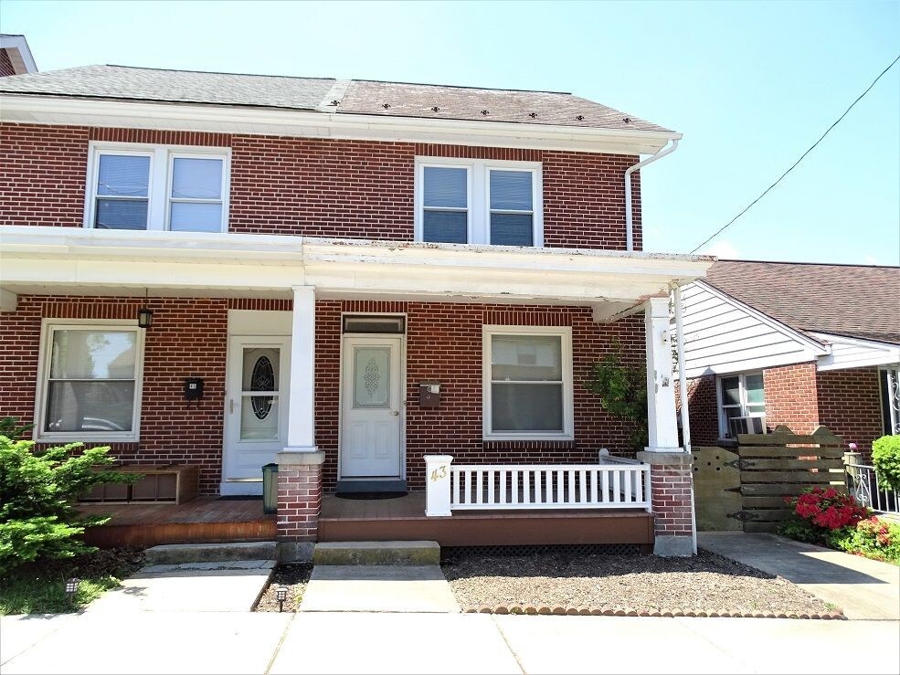 Foto principal - 43 E Pine St