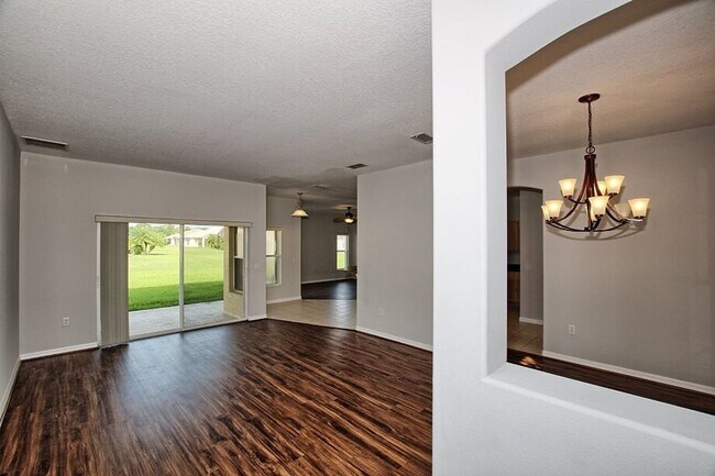 Foto del edificio - Spacious Home in Isles of Bellalago
