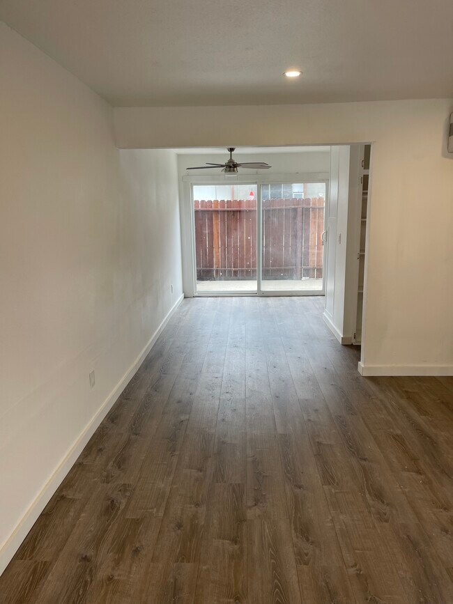 Foto del edificio - 1331 N San Gabriel Ave