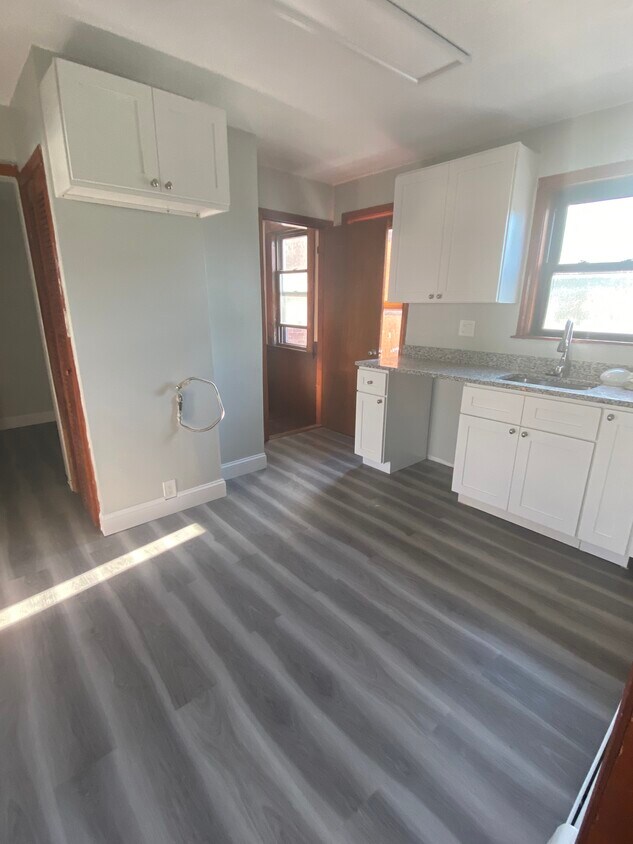 Foto principal - 807 E 3rd St