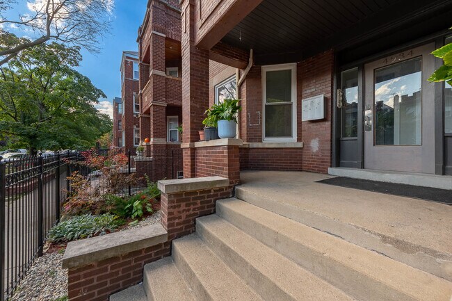 Foto del edificio - 4934 N Albany Ave