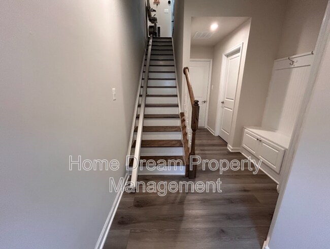 Foto del edificio - 4607 Abbotswell Pl